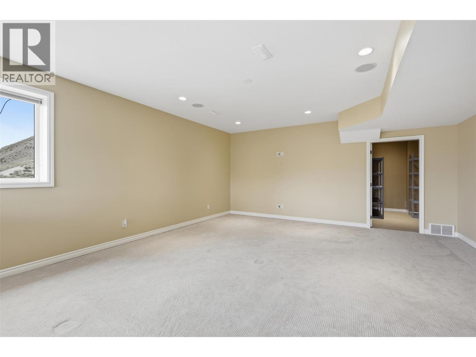 1589 GOLF RIDGE Drive - 40