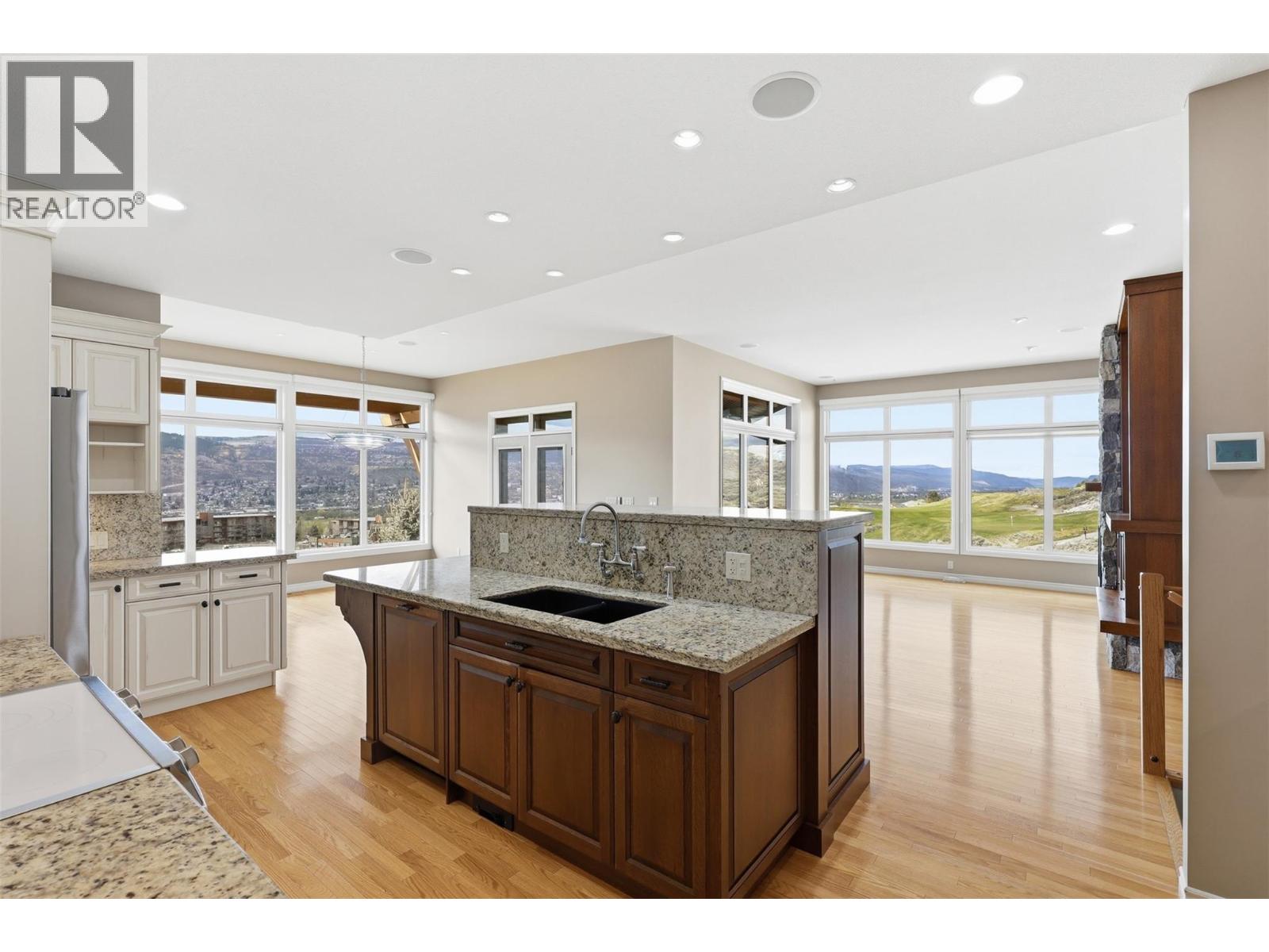 1589 GOLF RIDGE Drive - 17