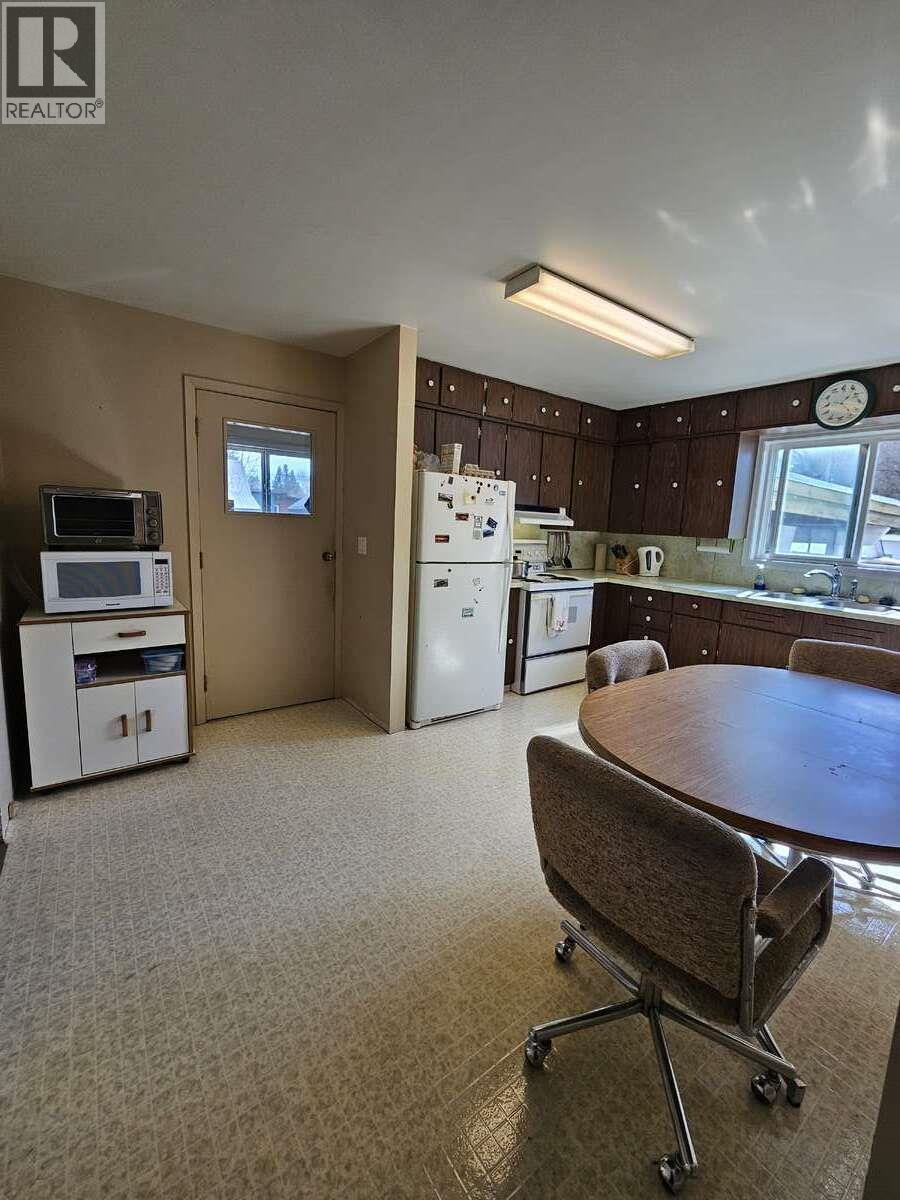 1501 Douglas Street - 3