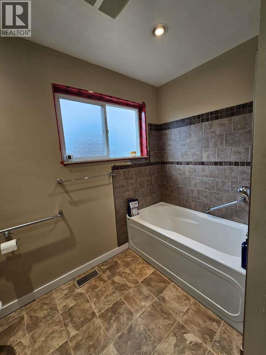 1501 Douglas Street - 8