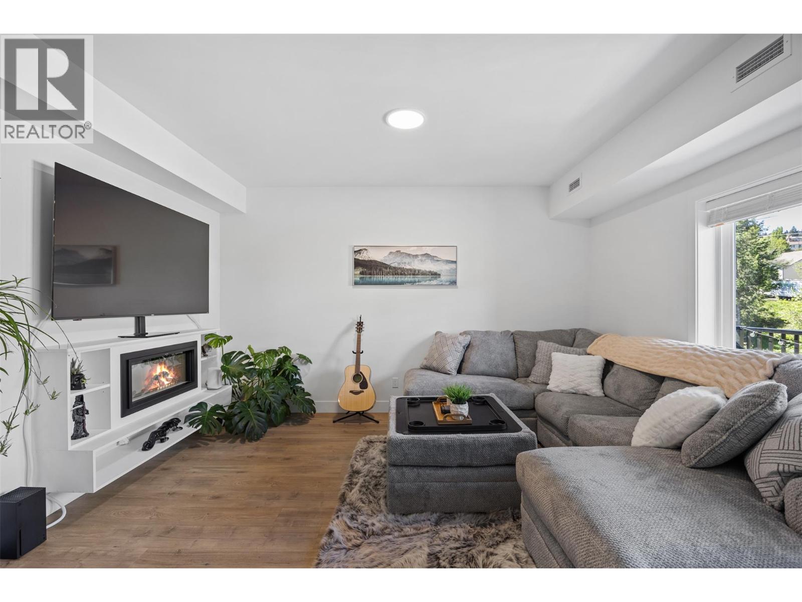 #314 2046 ROBSON Place - 14