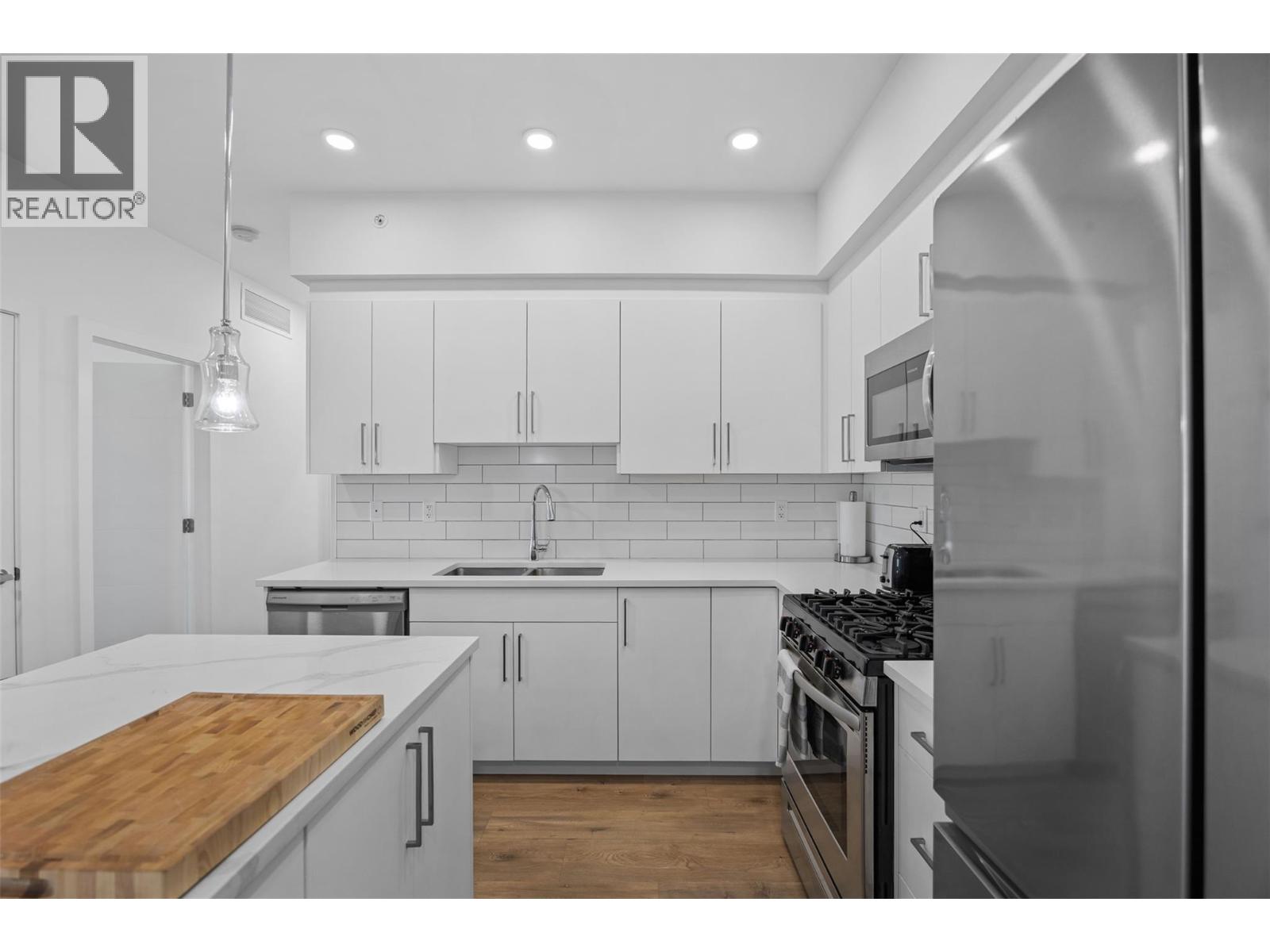 #314 2046 ROBSON Place - 9