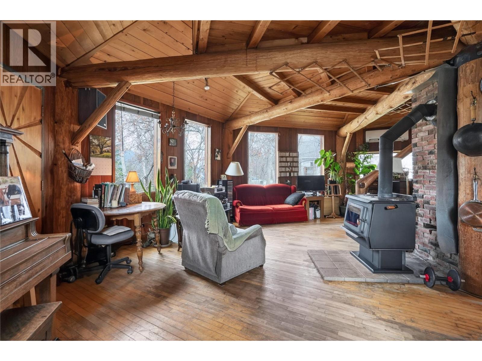 806 BELLEVUE Street - 14