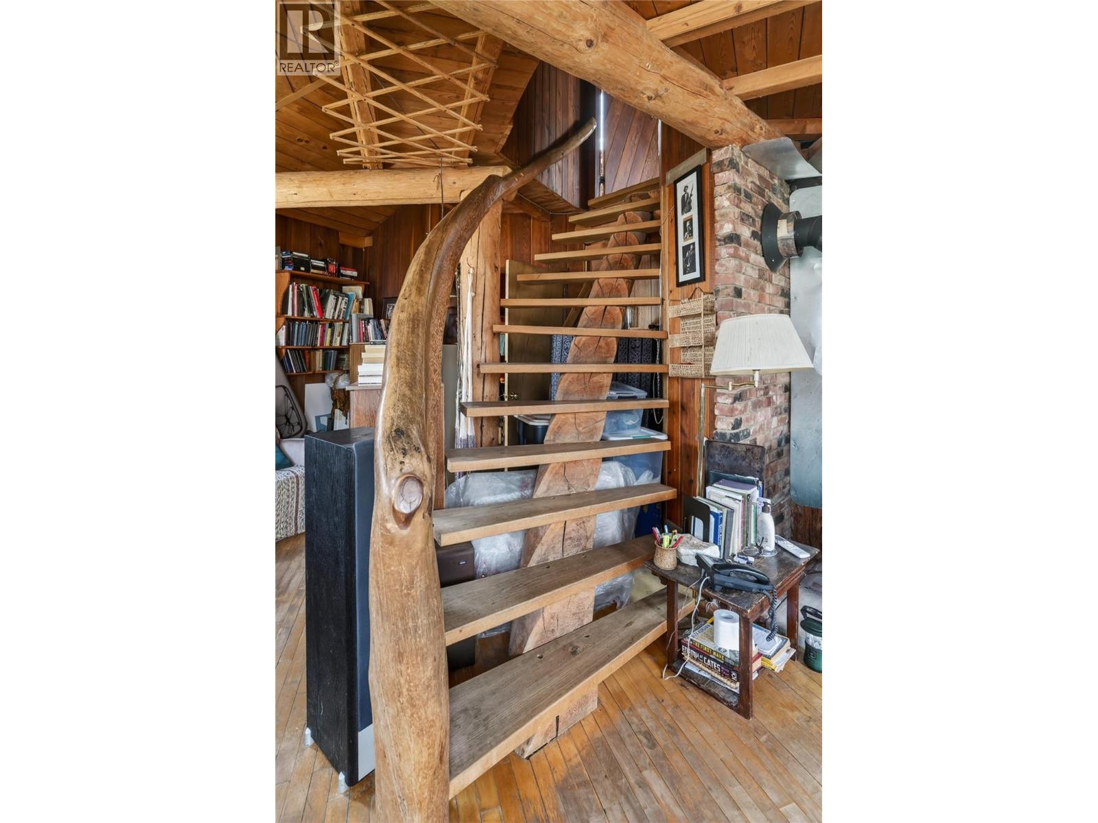 806 BELLEVUE Street - 22