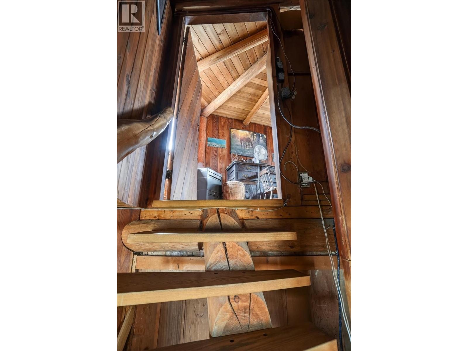 806 BELLEVUE Street - 23