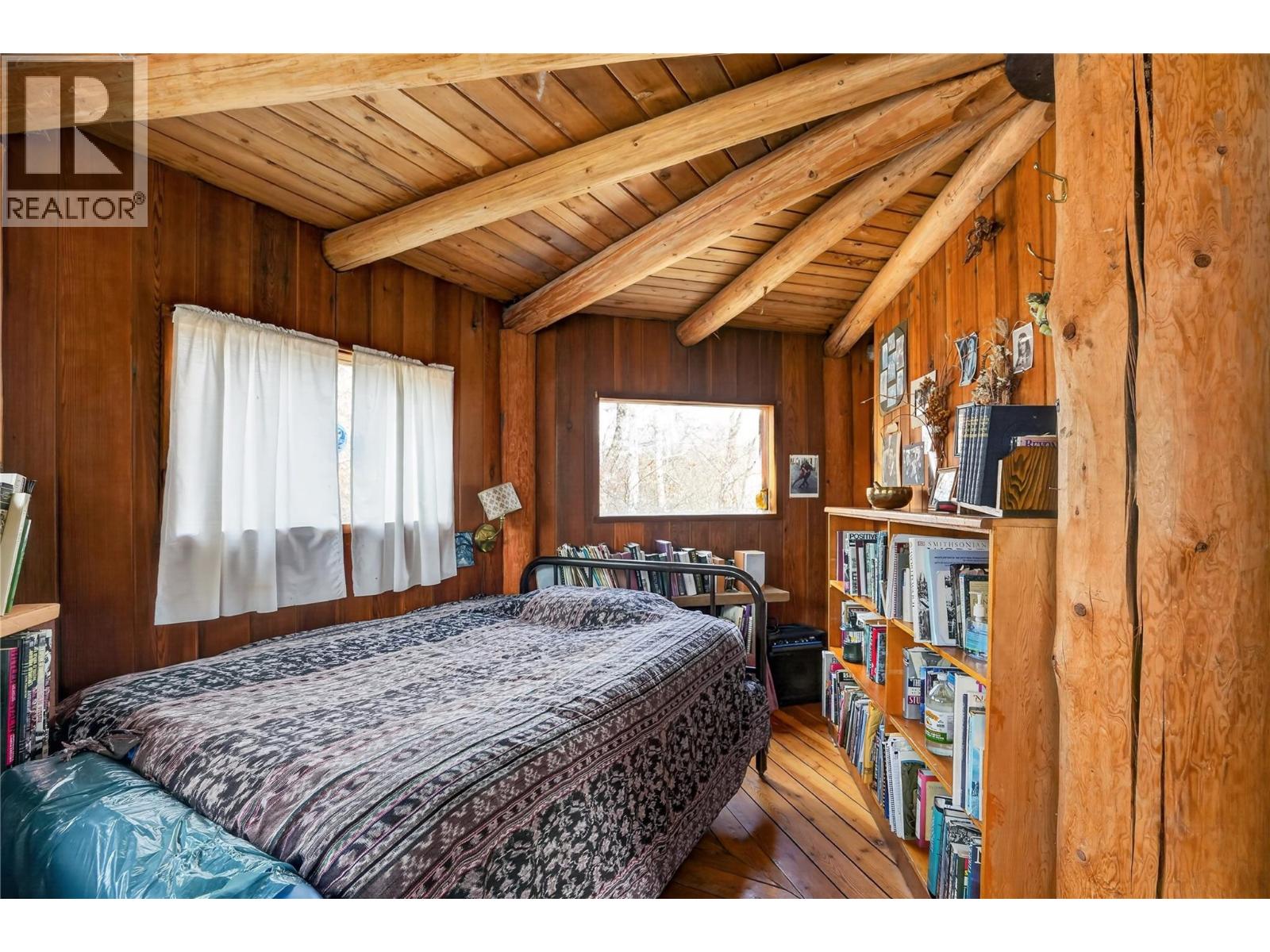 806 BELLEVUE Street - 26