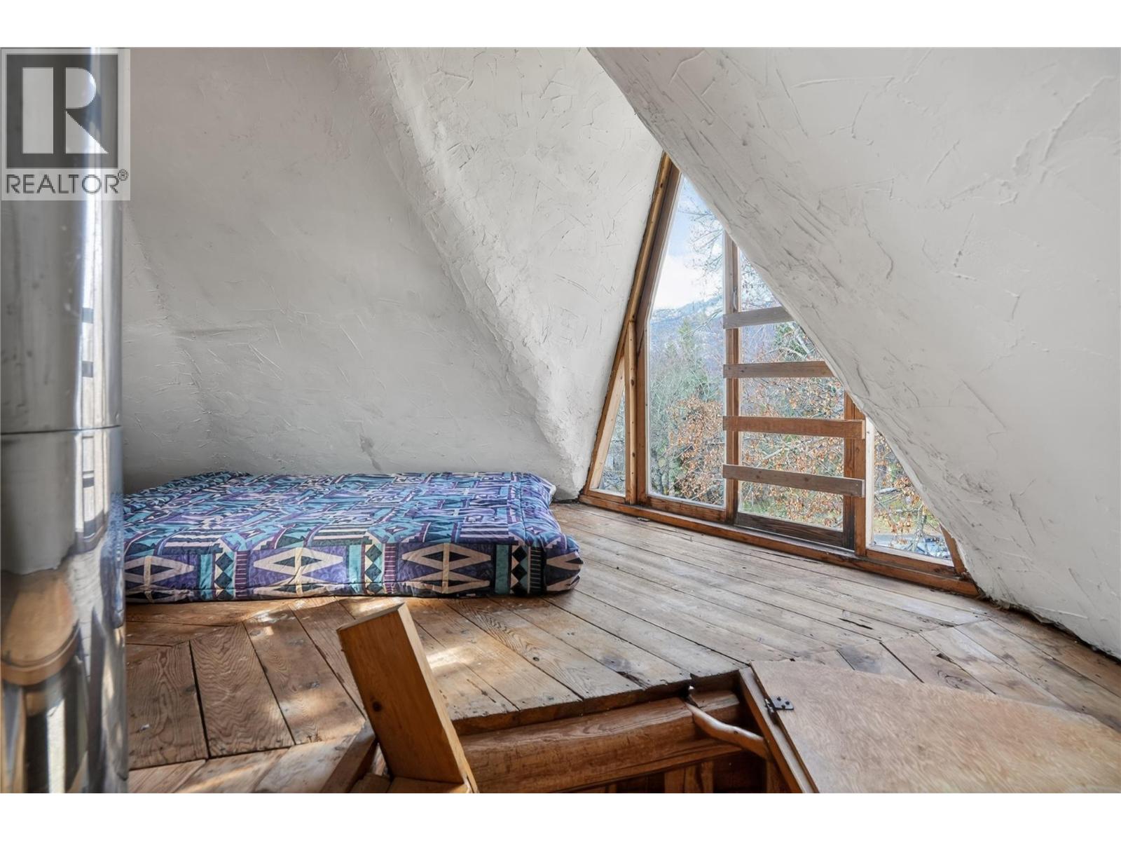 806 BELLEVUE Street - 31