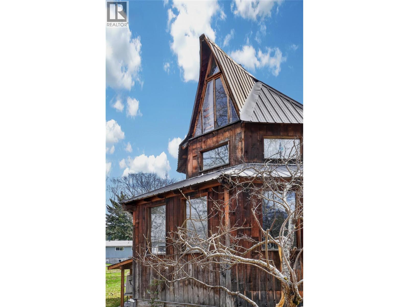 806 BELLEVUE Street - 33