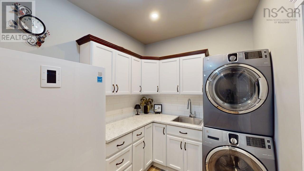 Property 21 of 29 of 1910 West Street