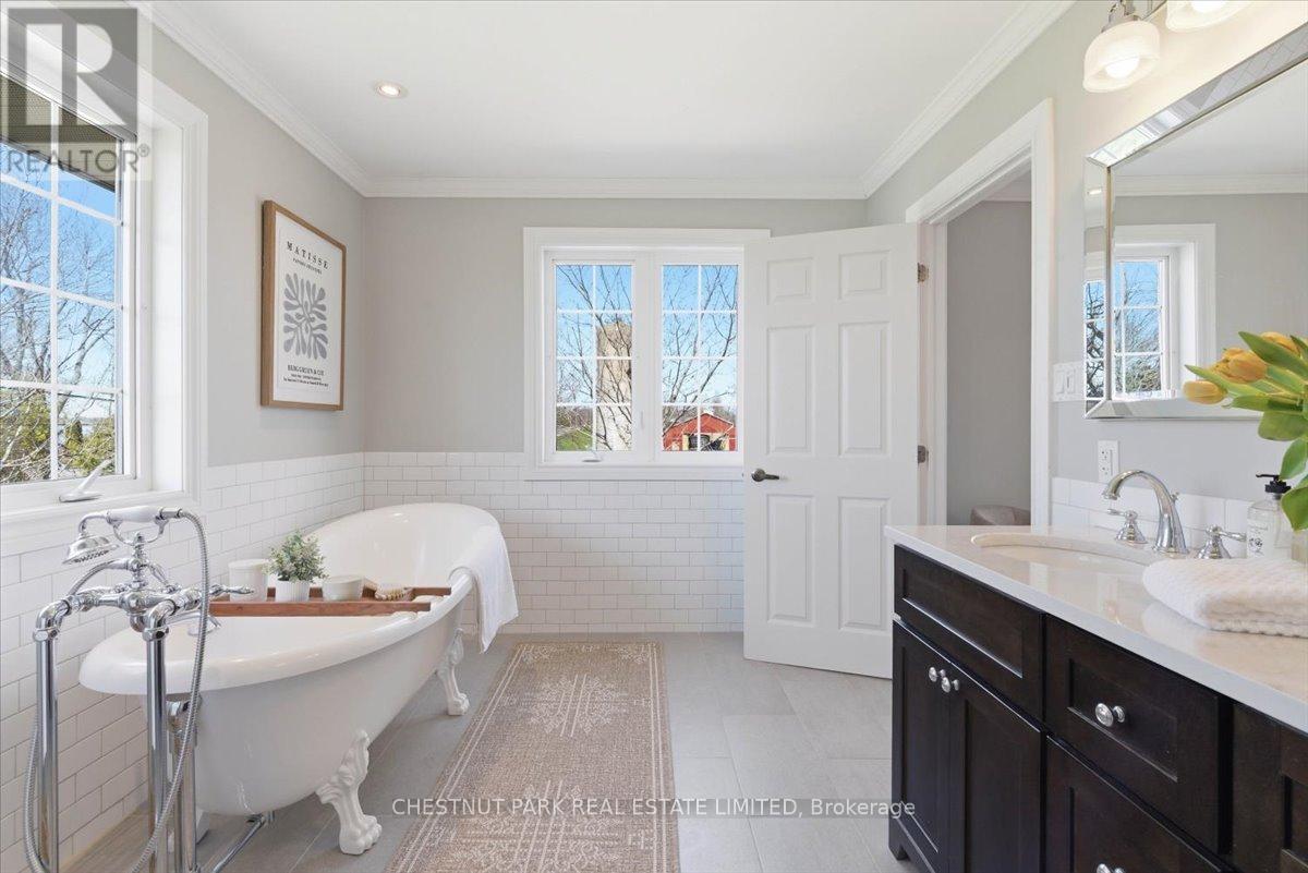 146 MASSASSAUGA ROAD - 40