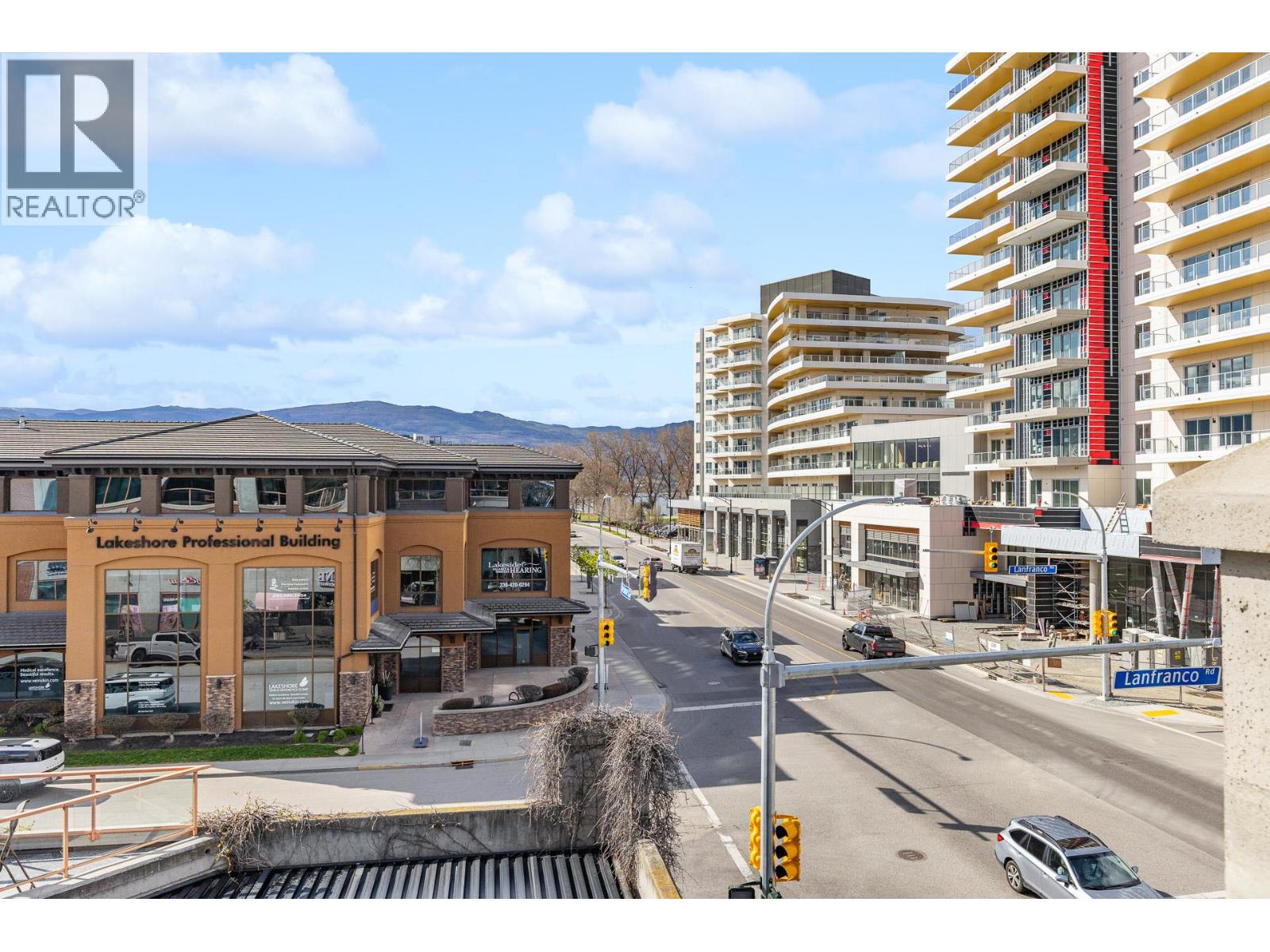302 3275 Lakeshore Road, Kelowna