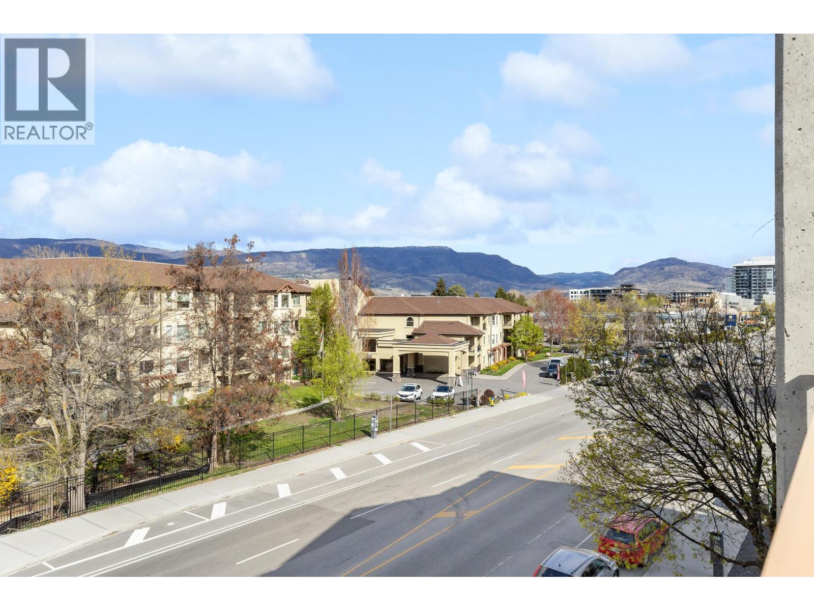 302 3275 Lakeshore Road, Kelowna