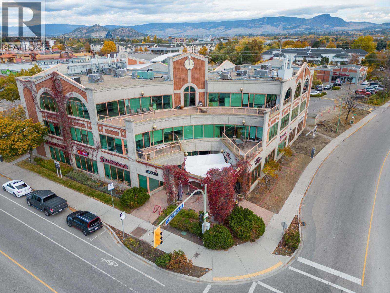 302 3275 Lakeshore Road, Kelowna