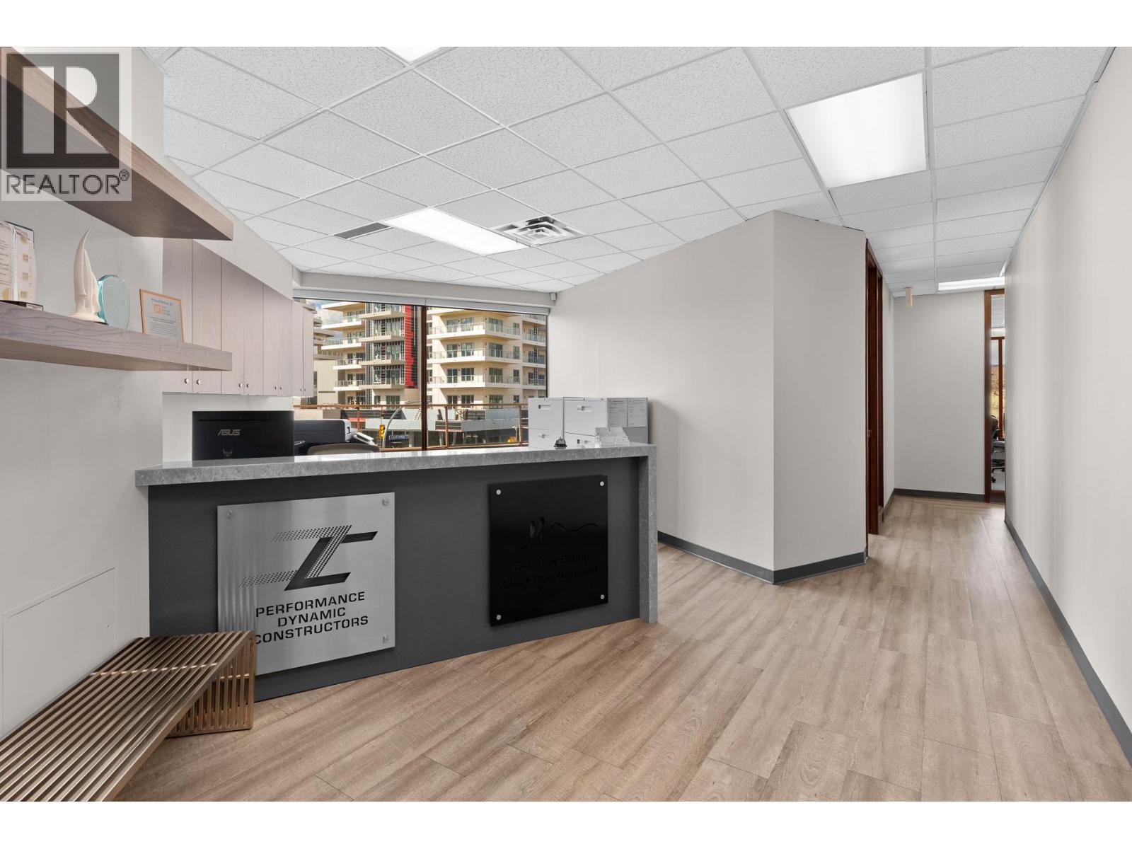 302 3275 Lakeshore Road, Kelowna