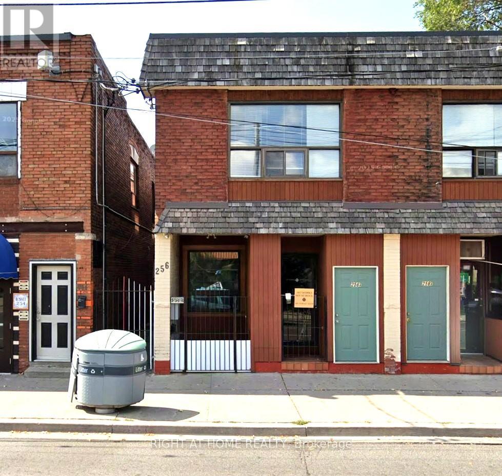 MAIN - 256 LANSDOWNE AVENUE