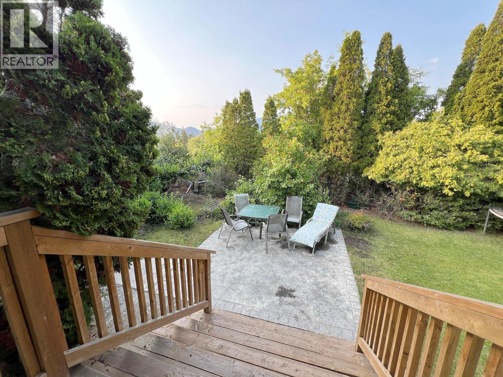 6288 Meadowland Crescent N - 14