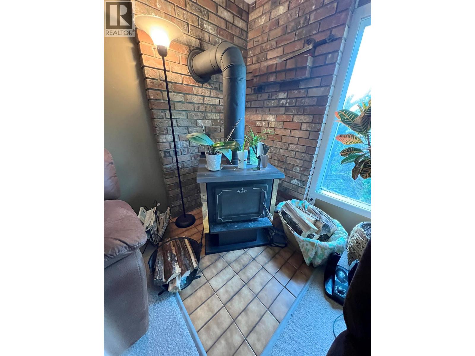 6288 Meadowland Crescent N - 26