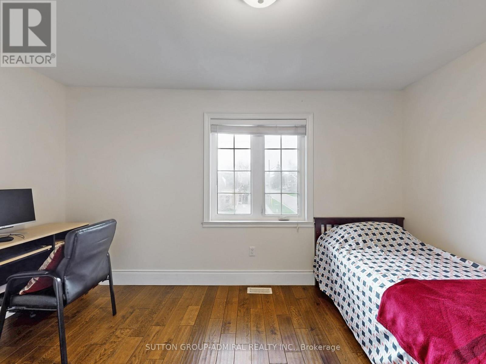 128 SUTHERLAND AVENUE - 41