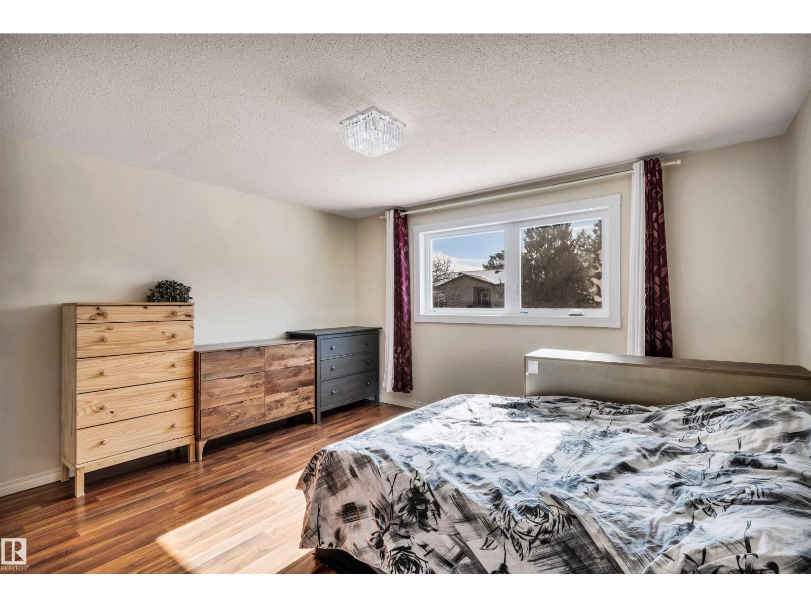 18923 86A AV NW - 19