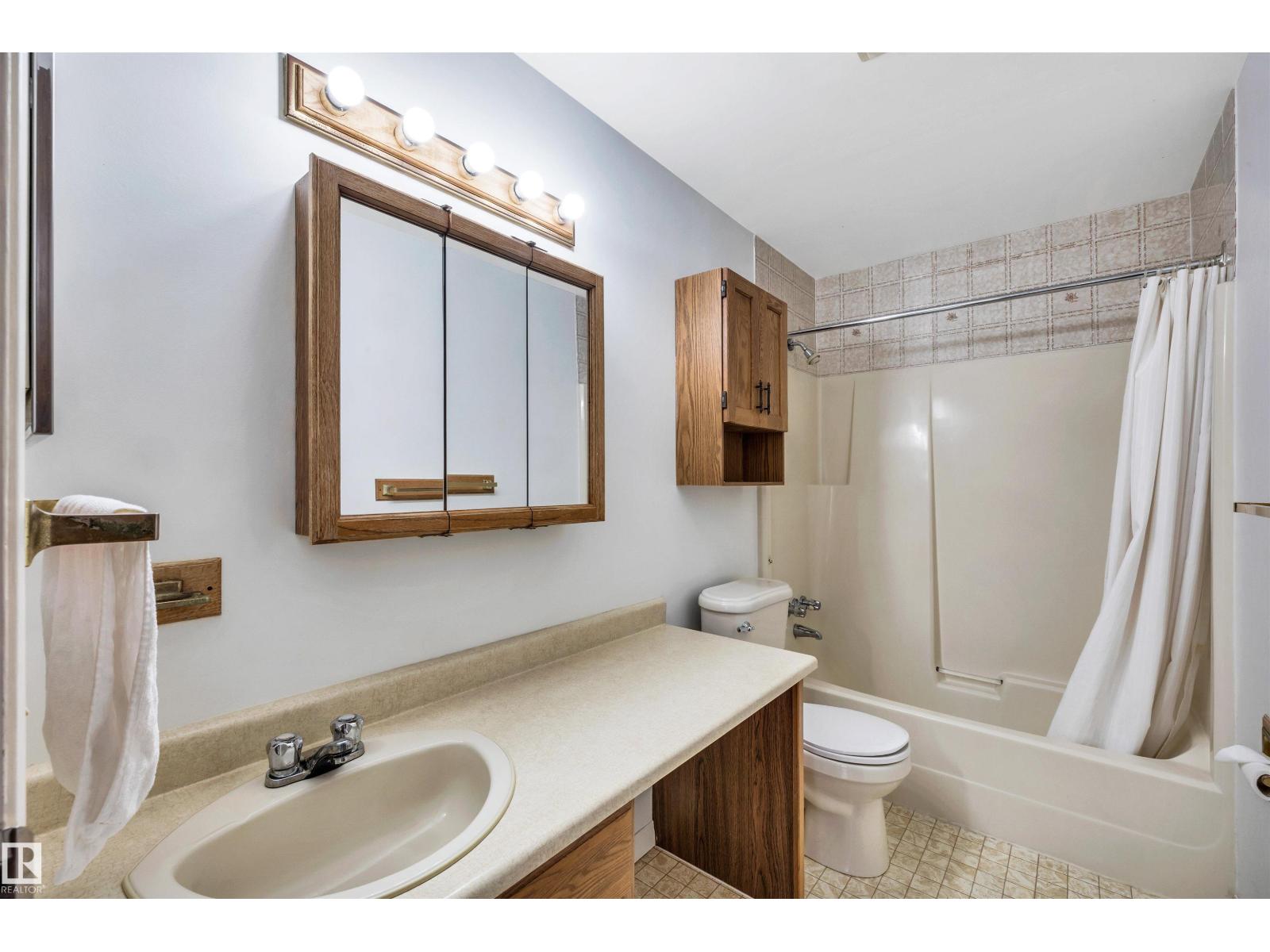 18923 86A AV NW - 26