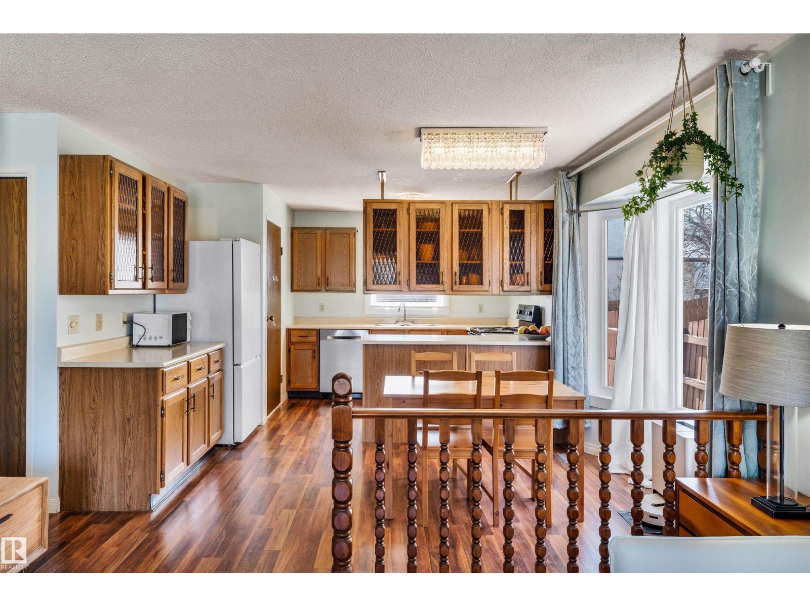 18923 86A AV NW - 10