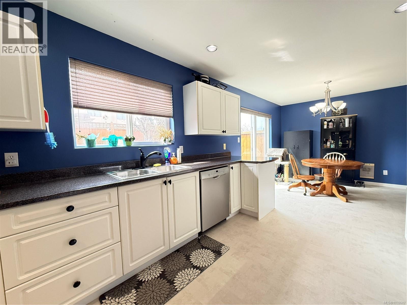 2553 Kingcome Pl - 7