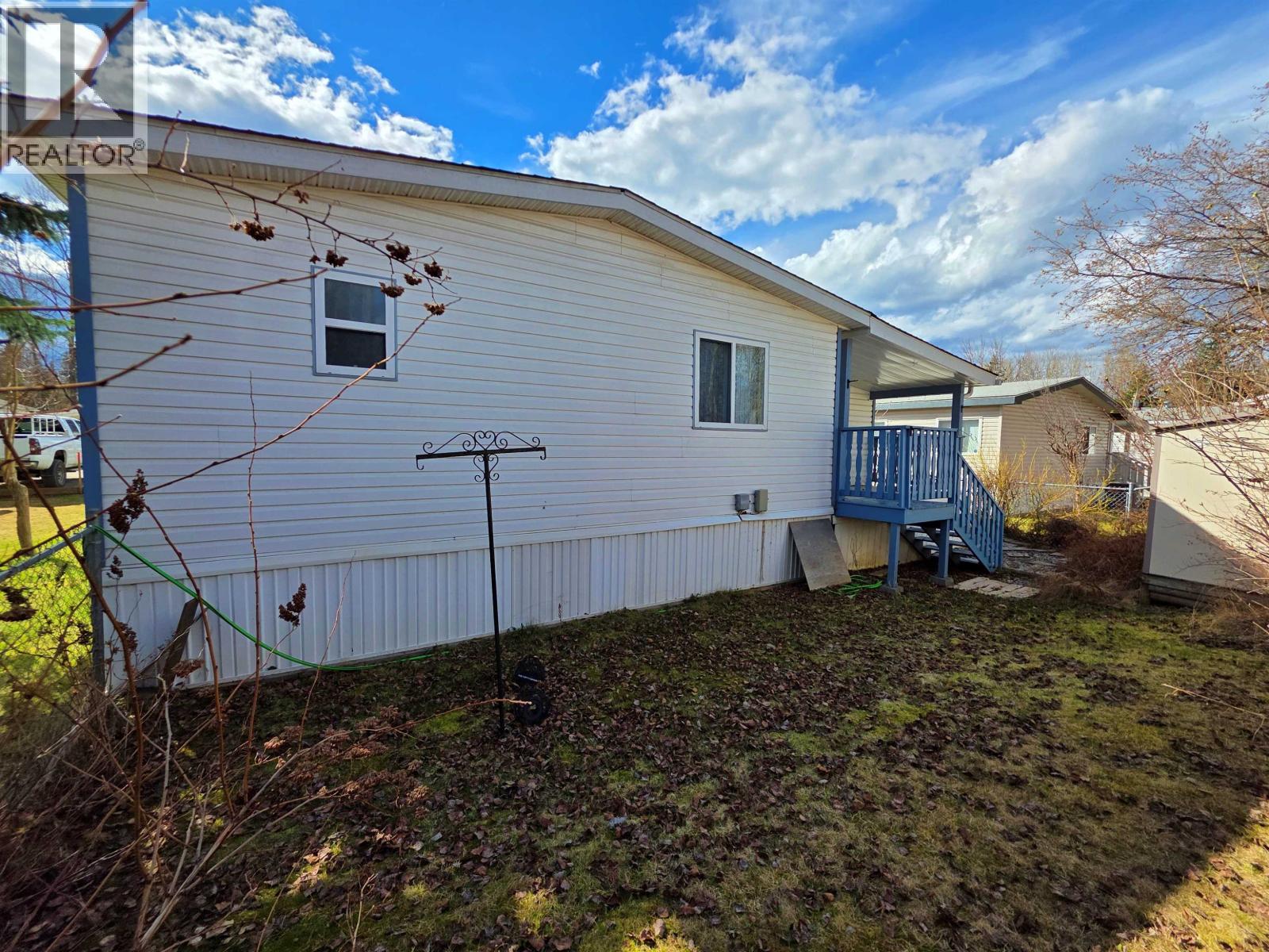 #11 2121 BALSAM AVENUE - 25