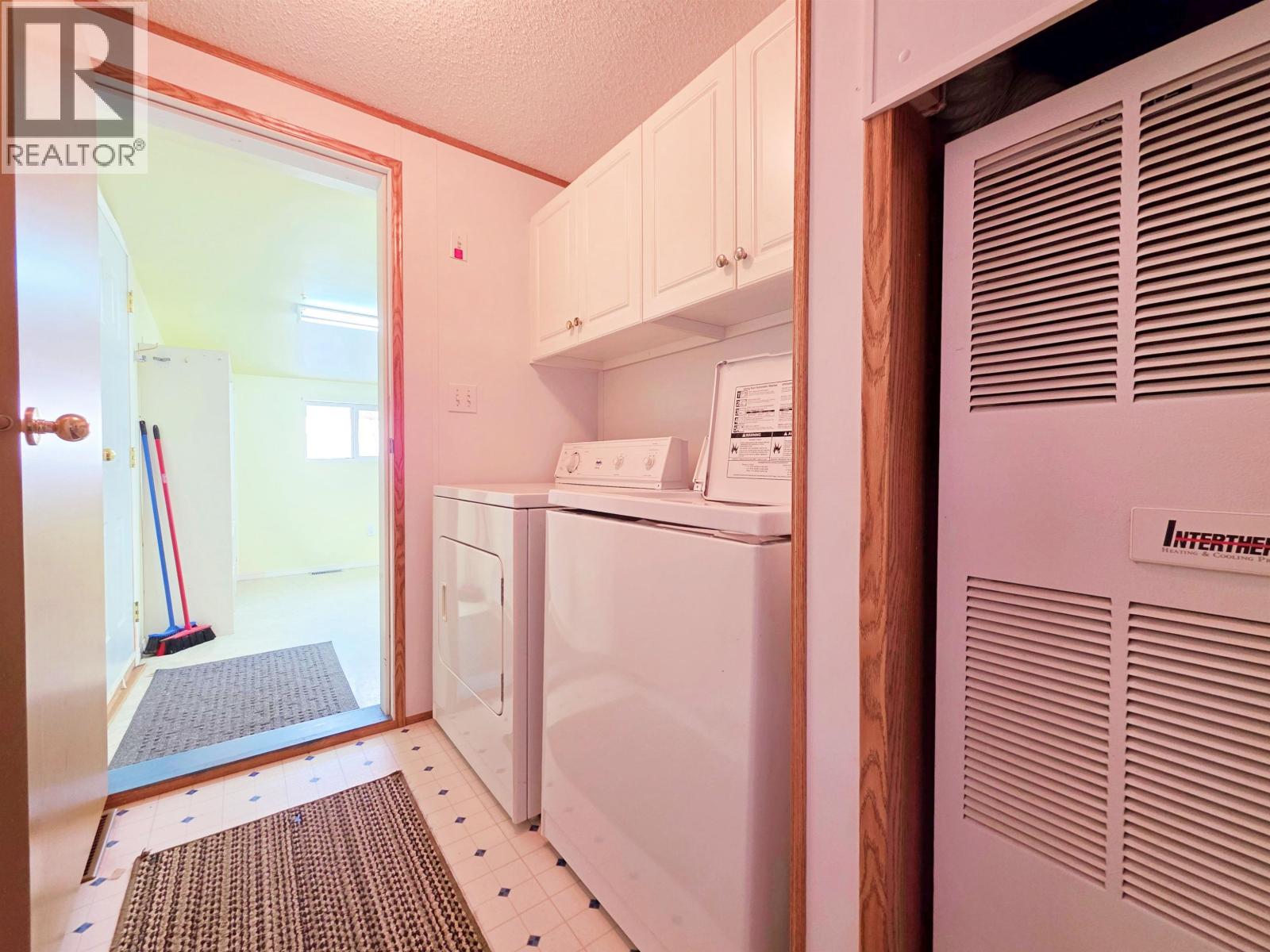 #11 2121 BALSAM AVENUE - 19