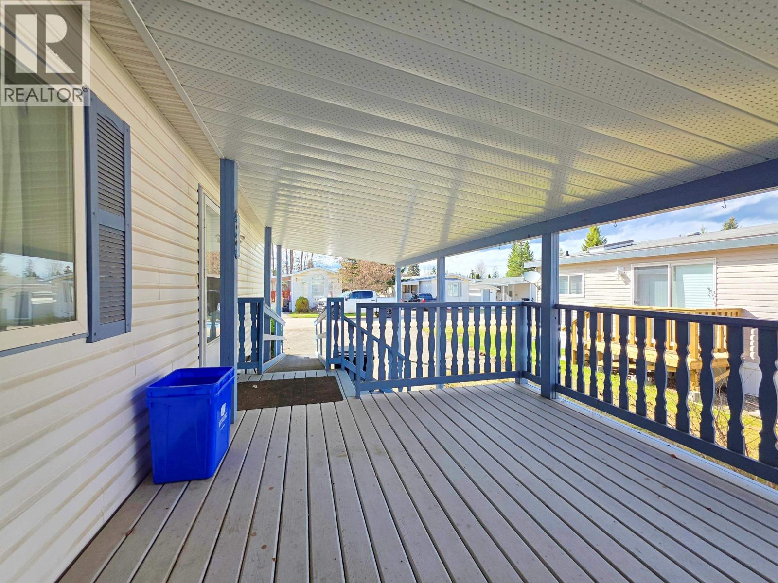 #11 2121 BALSAM AVENUE - 27