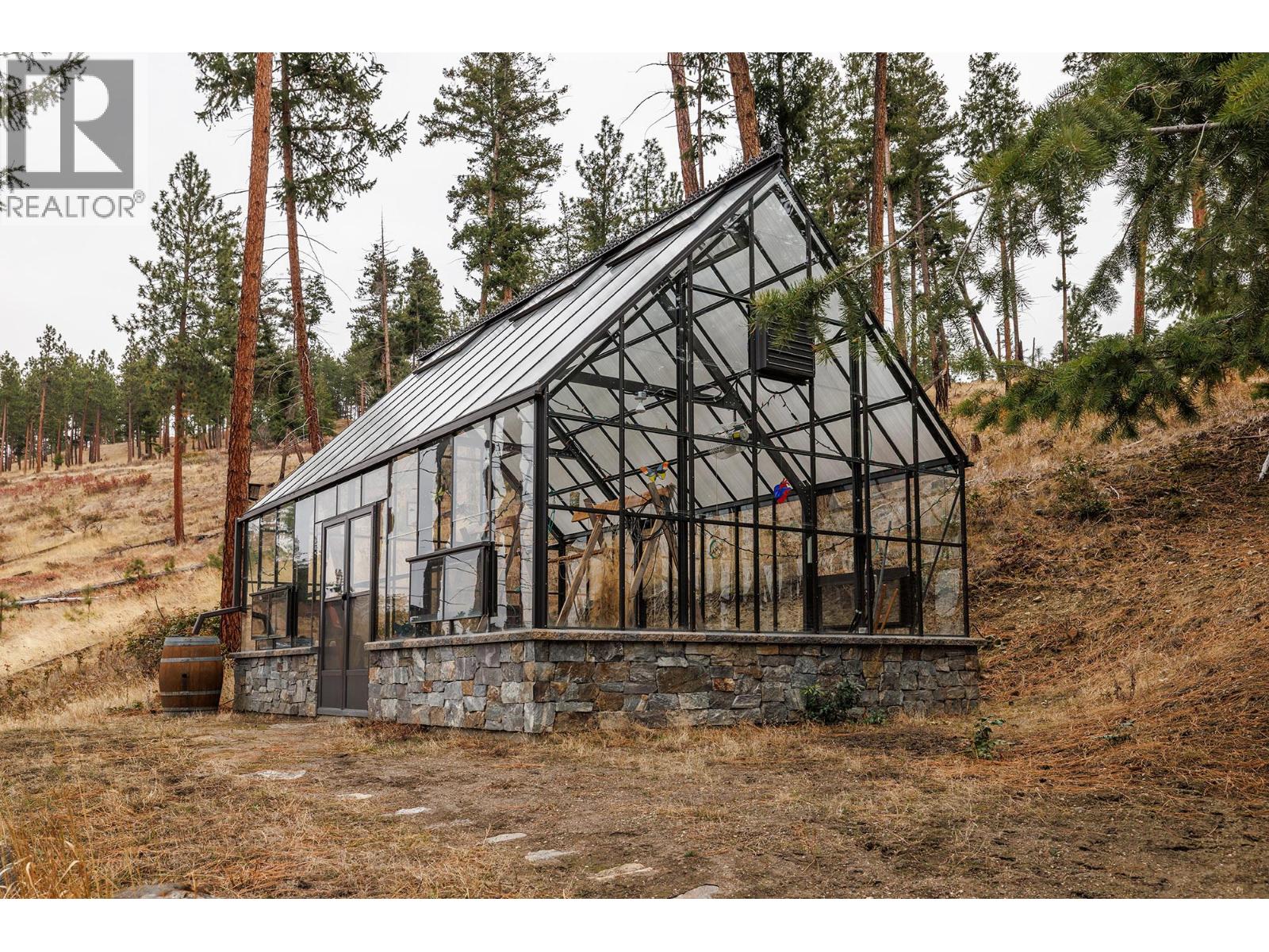  5715 Lakeshore Road, Kelowna