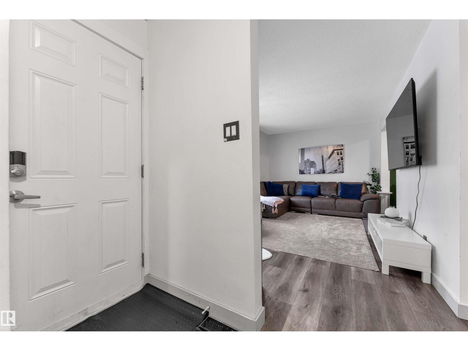 #7 14115 82 ST NW - 2