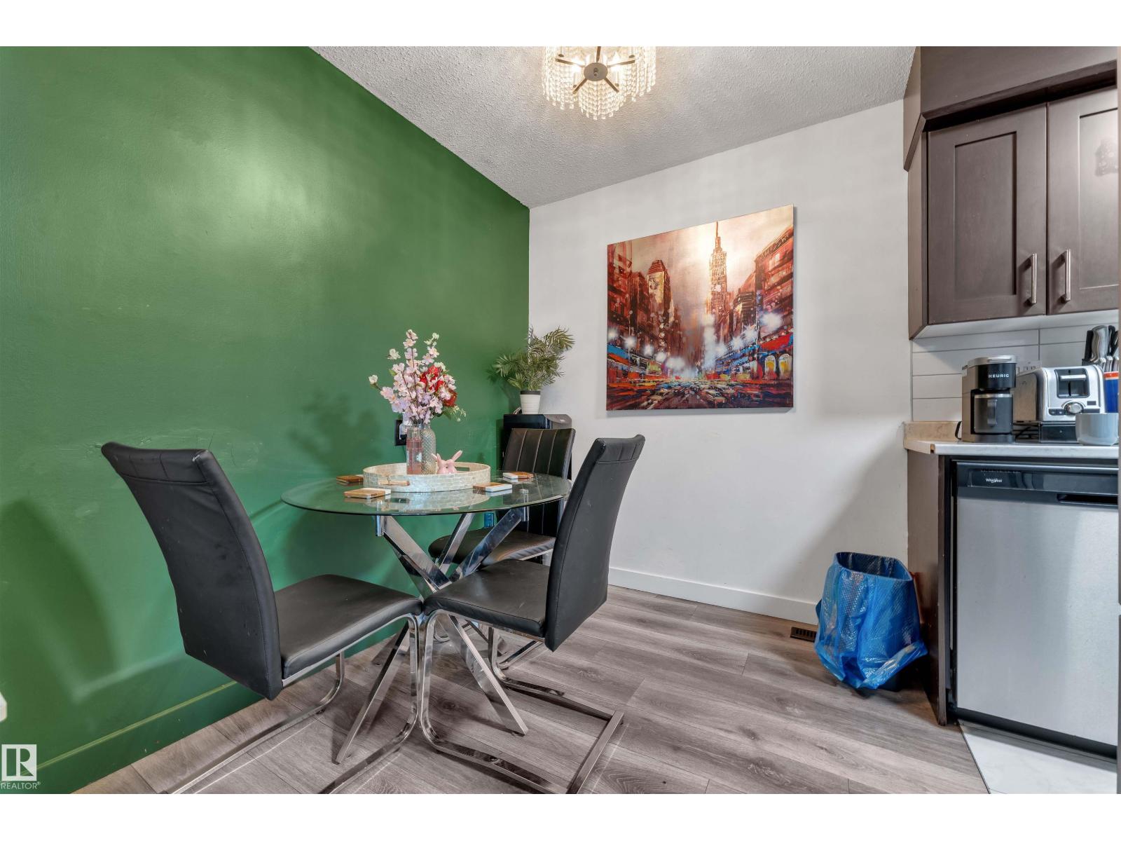 #7 14115 82 ST NW - 6