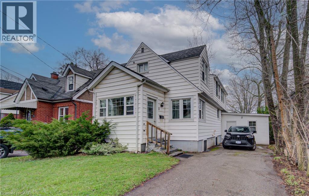 18 NORFOLK Street N - 1