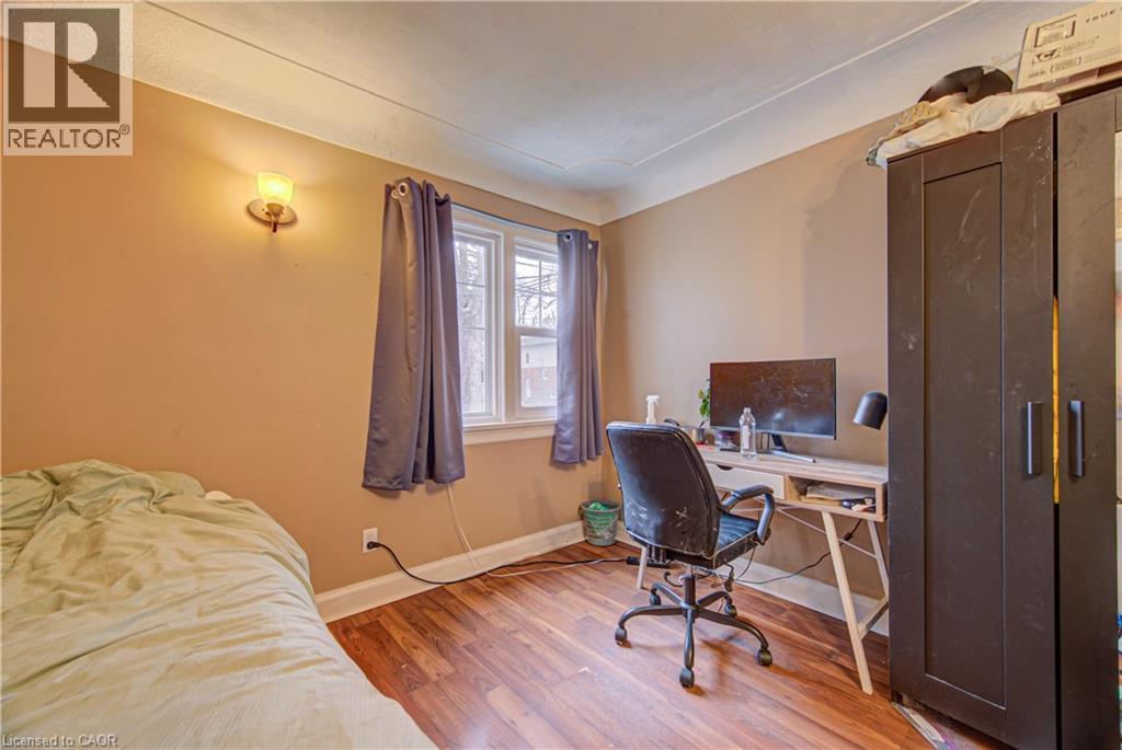 18 NORFOLK Street N - 10