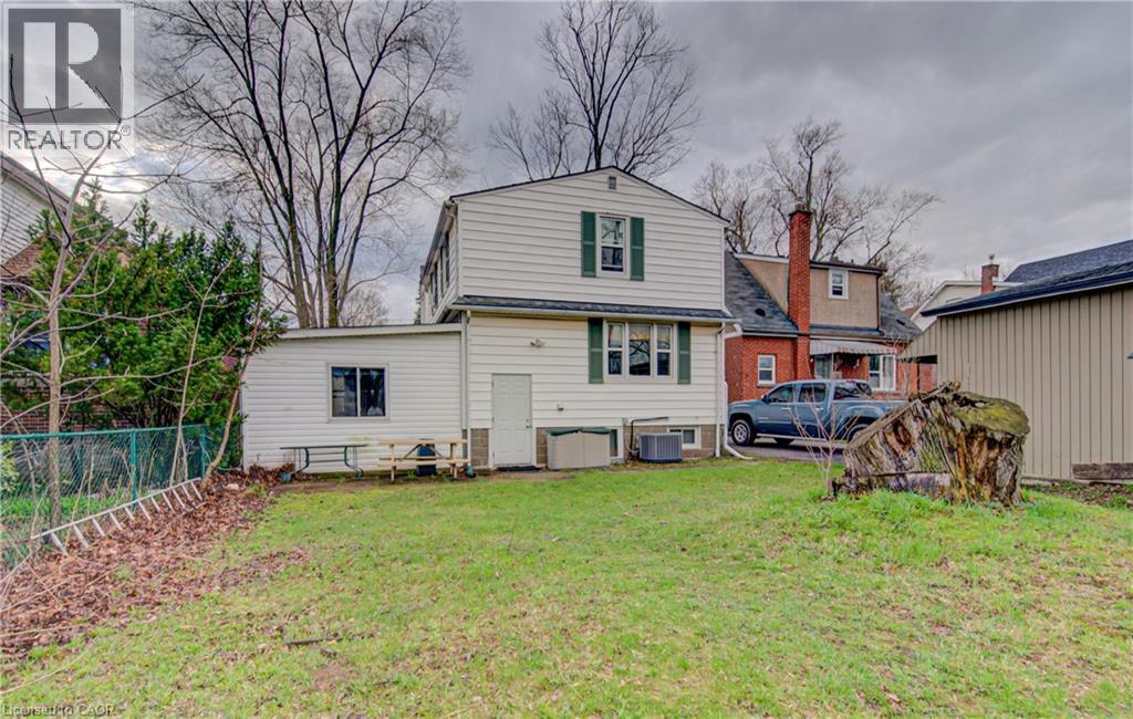18 NORFOLK Street N - 40