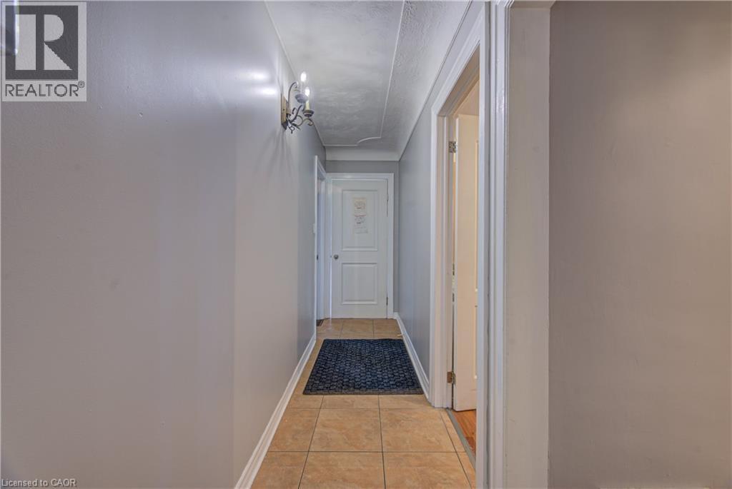 18 NORFOLK Street N - 7