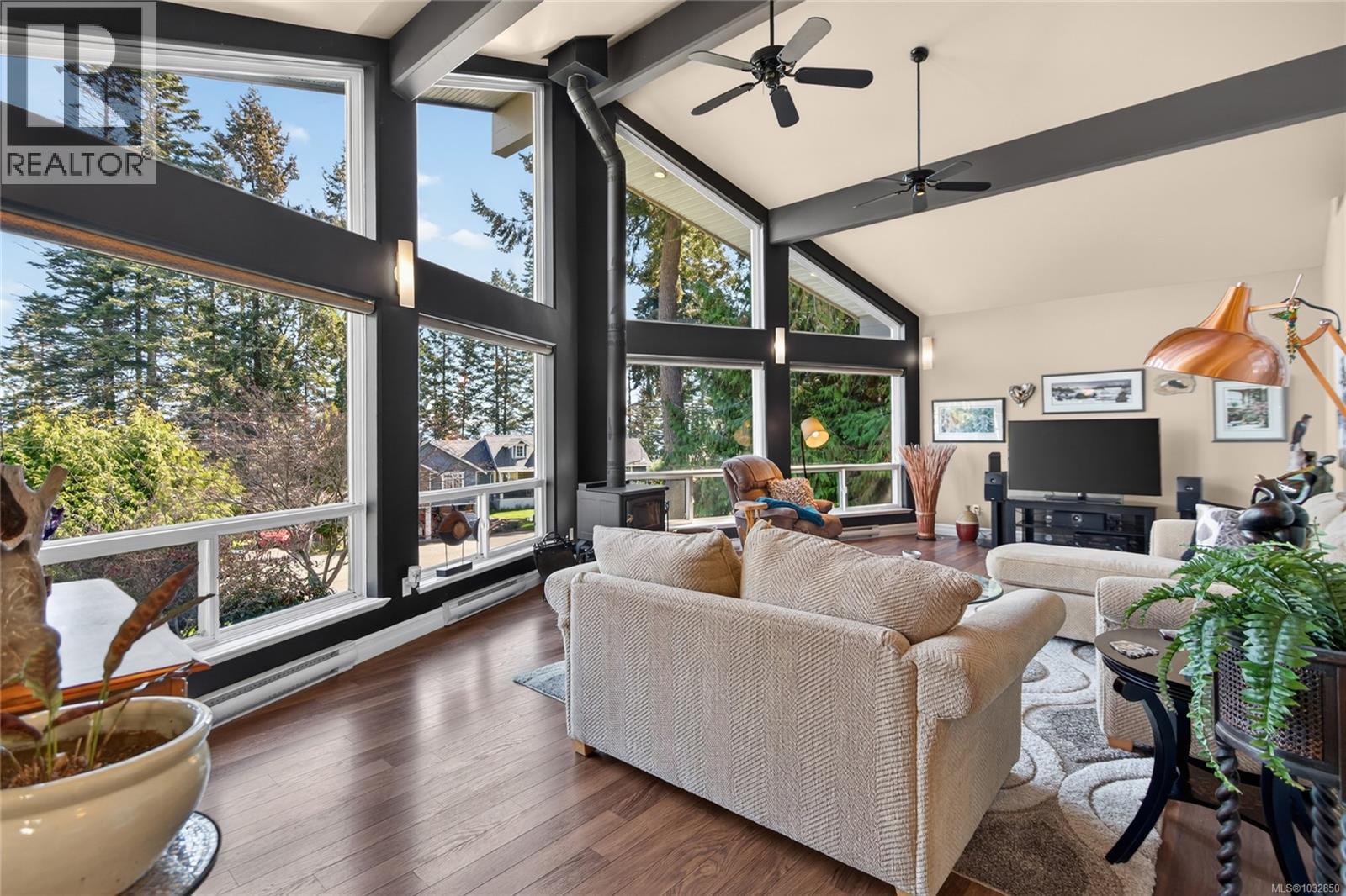 4594 Maple Guard Dr - Image 2