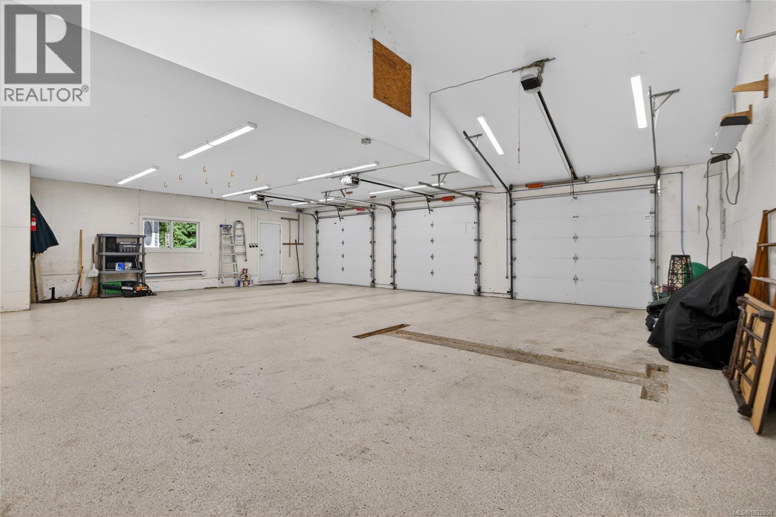 4594 Maple Guard Dr - 64