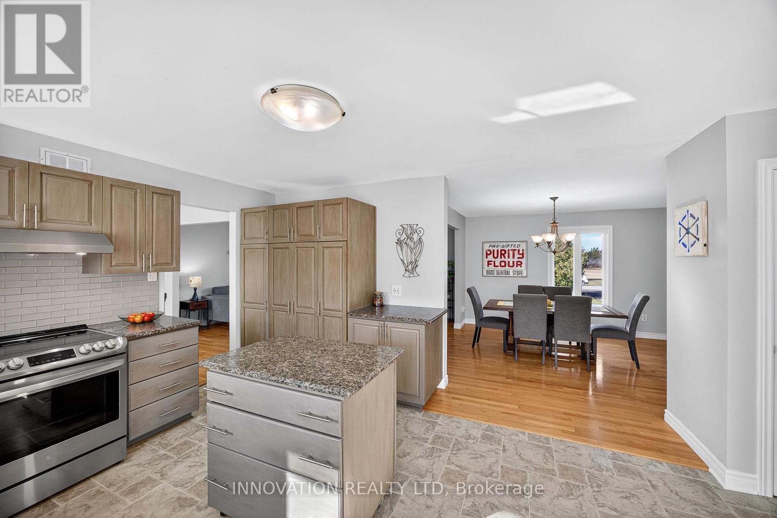 201 GREYSTONE CRESCENT - 13