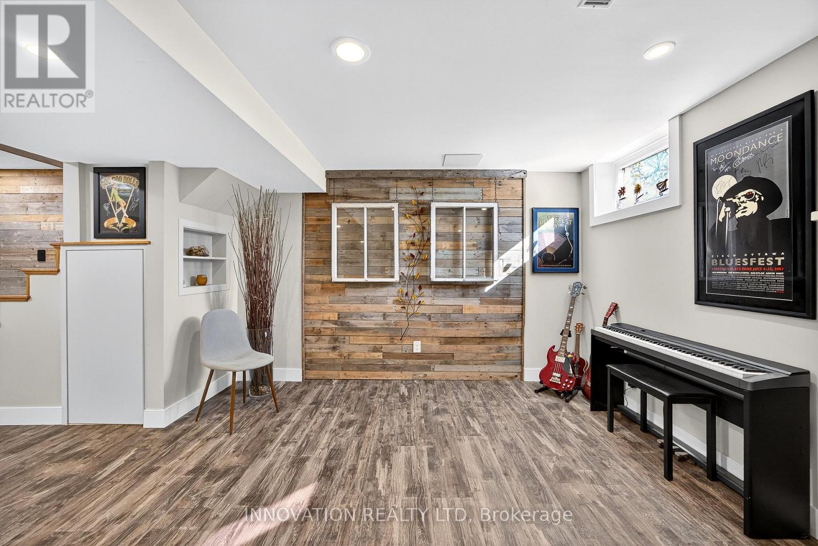 201 GREYSTONE CRESCENT — photo 25
