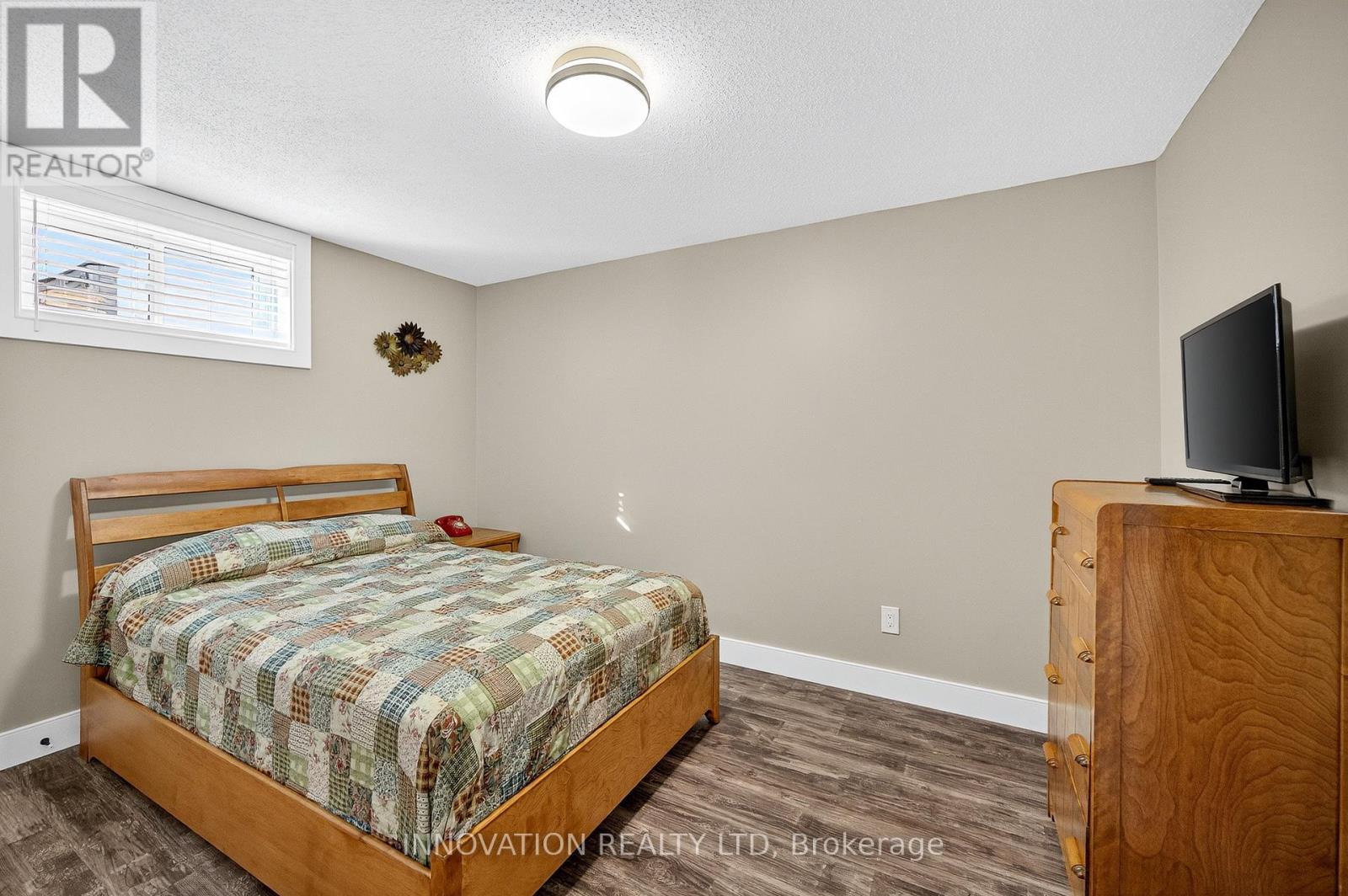 201 GREYSTONE CRESCENT — photo 26