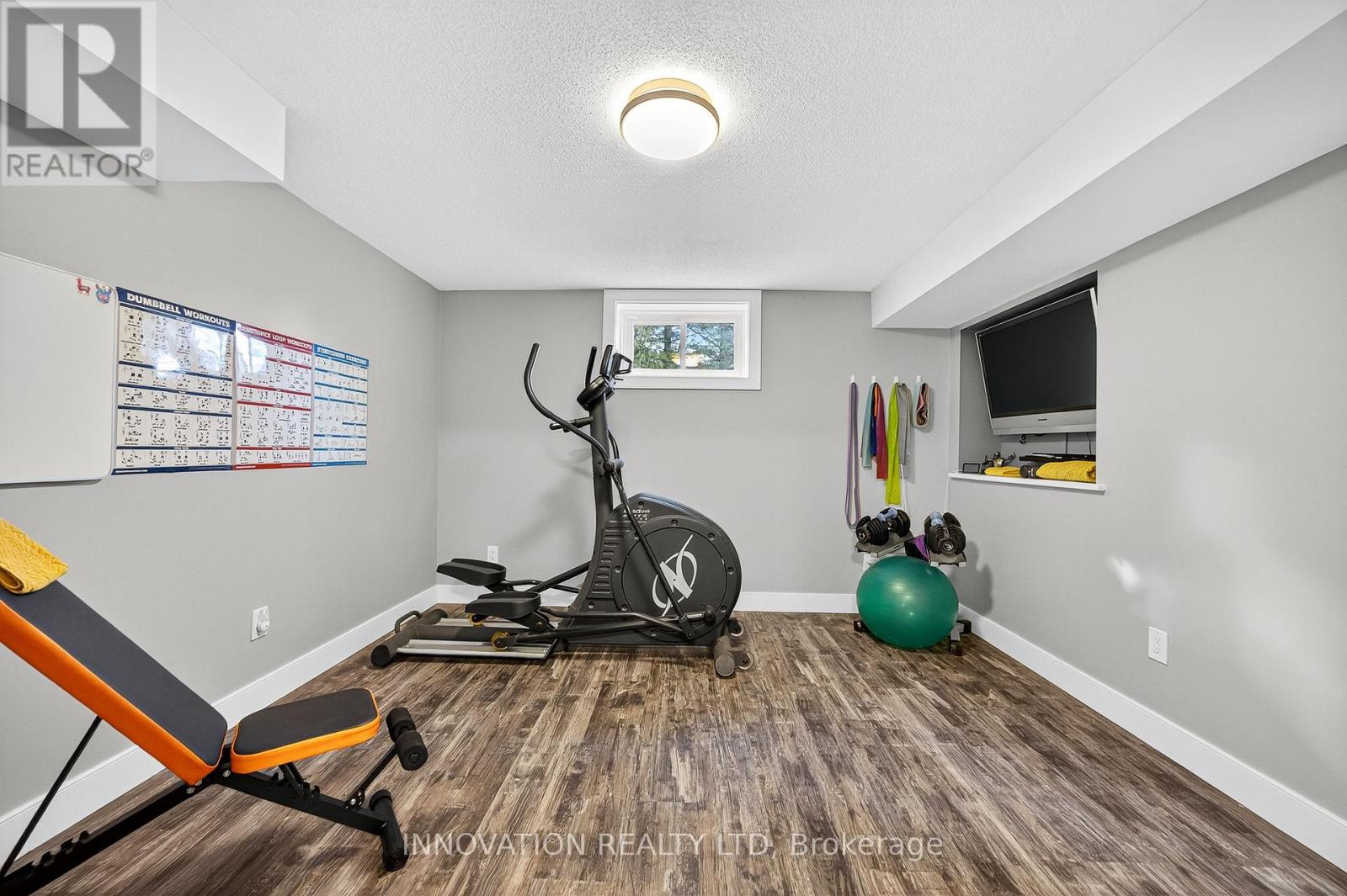 201 GREYSTONE CRESCENT — photo 27