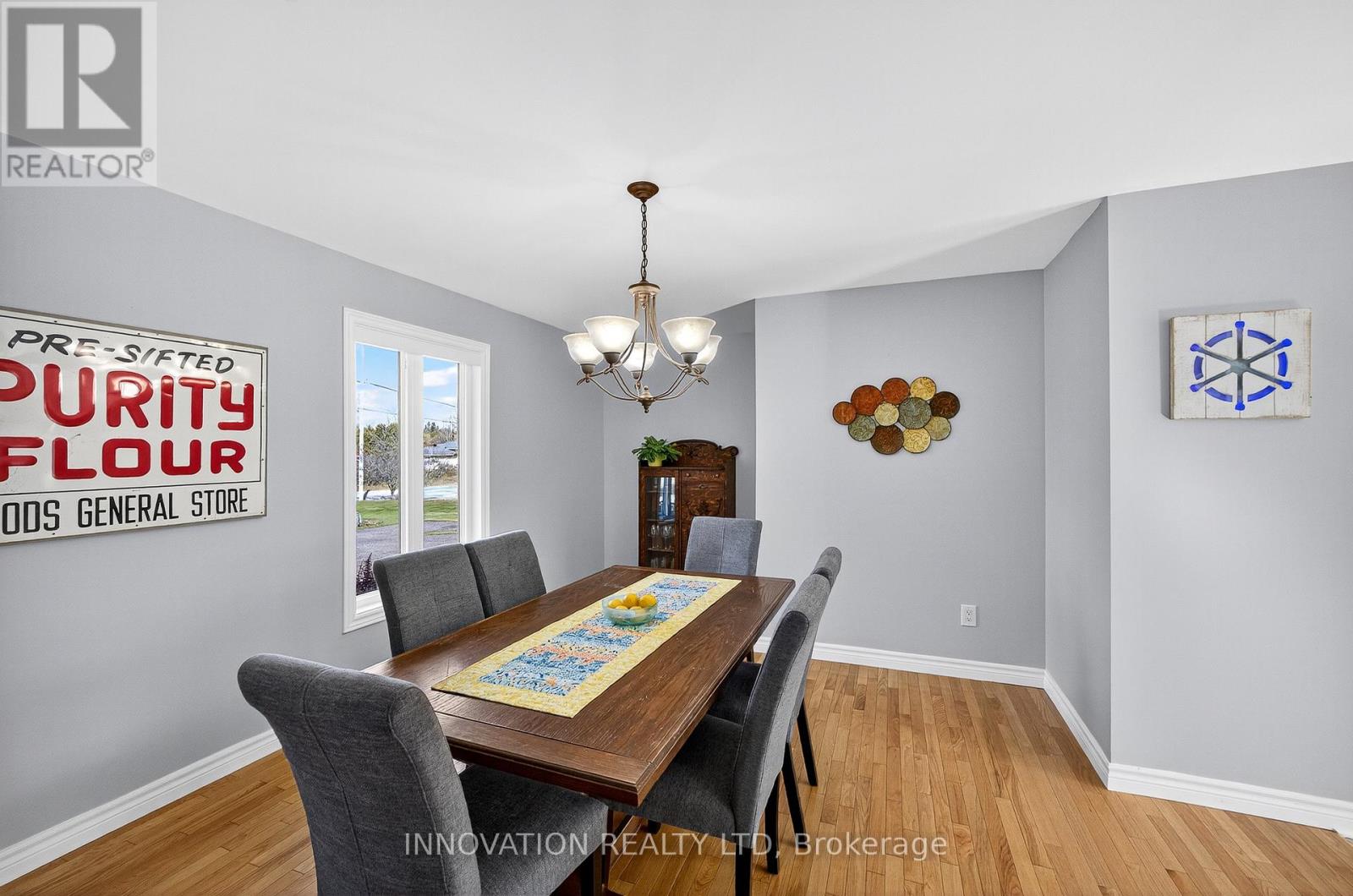 201 GREYSTONE CRESCENT — photo 8