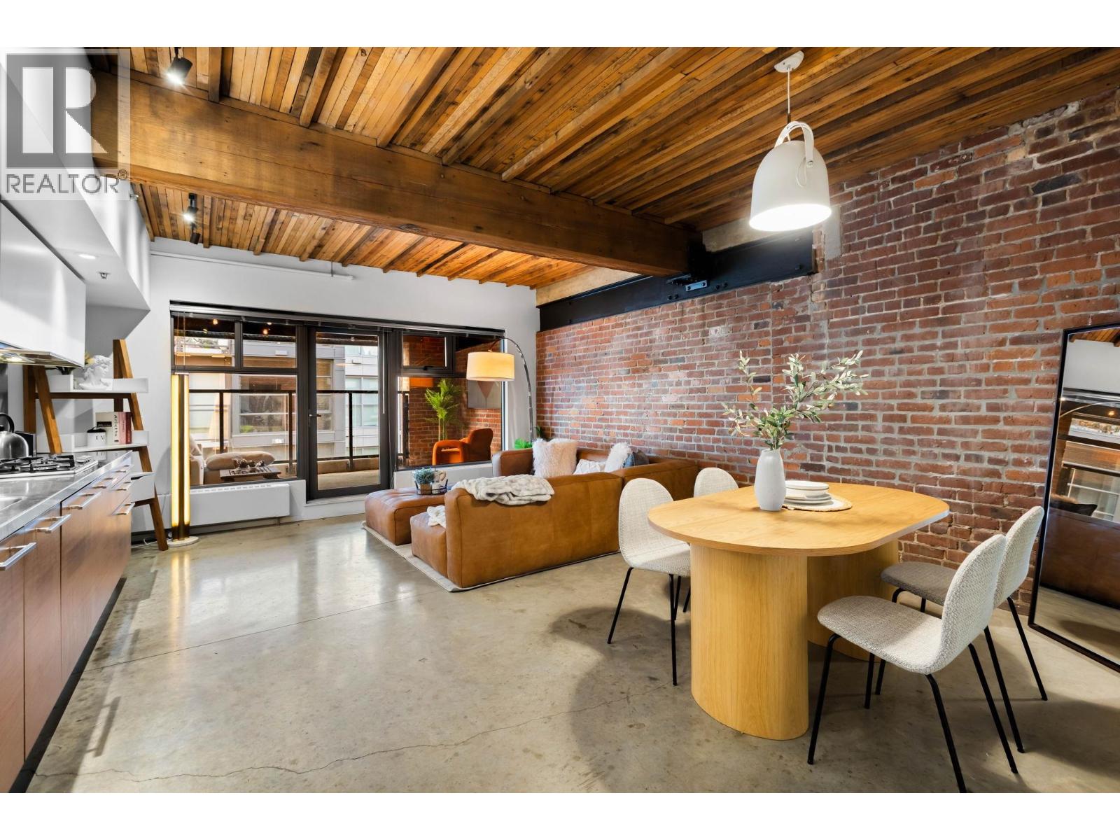 410 388 W 1ST AVENUE