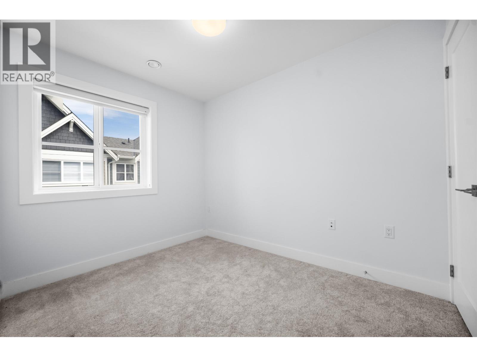 #7-5377 8A Avenue, Delta