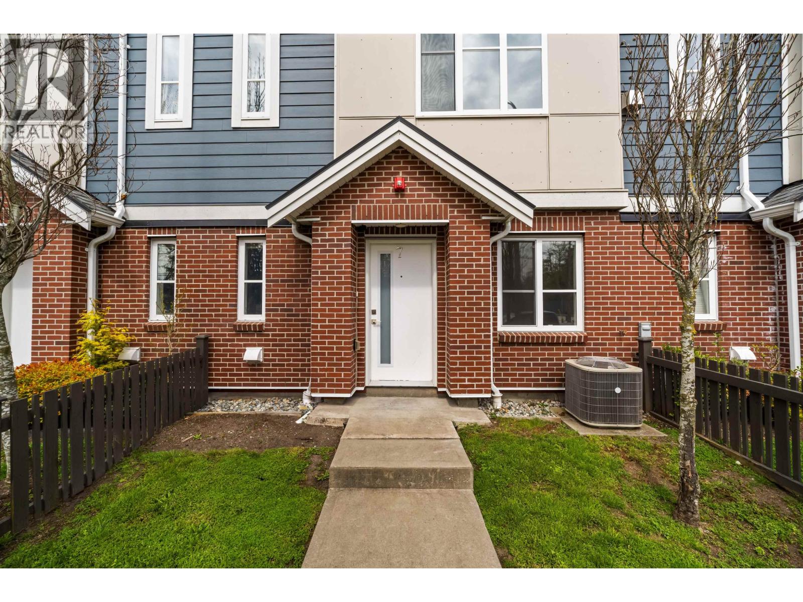 #7-5377 8A Avenue, Delta