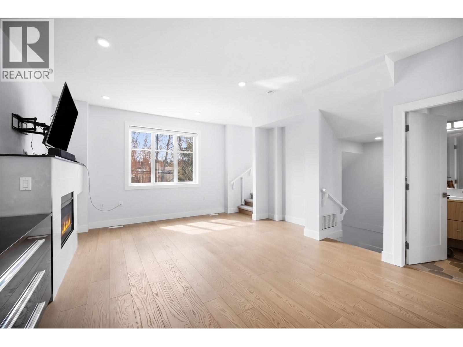 #7-5377 8A Avenue, Delta