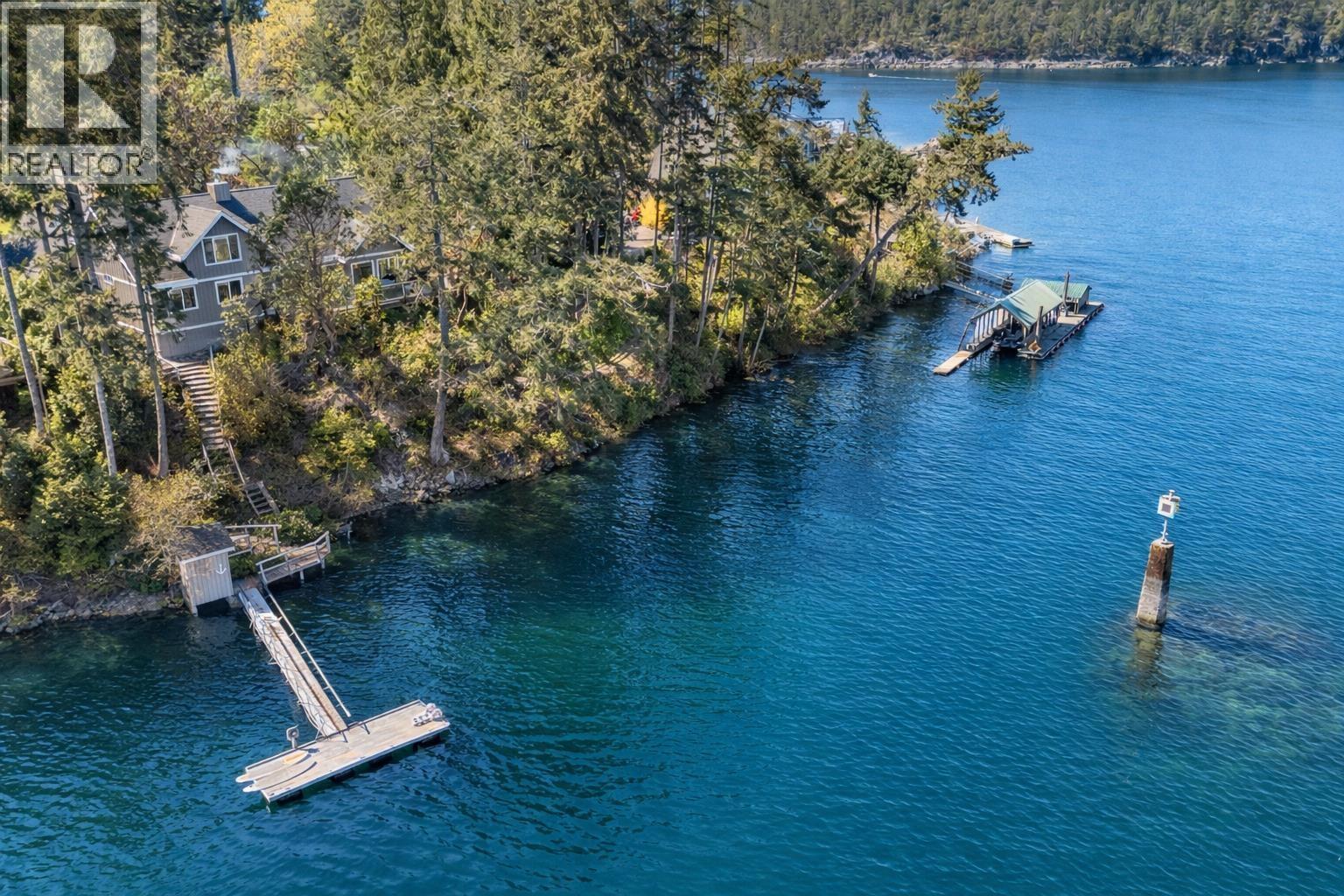 10040 WESCAN ROAD, Halfmoon Bay