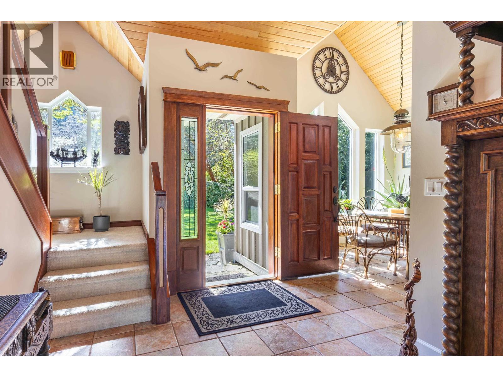 10040 WESCAN ROAD, Halfmoon Bay