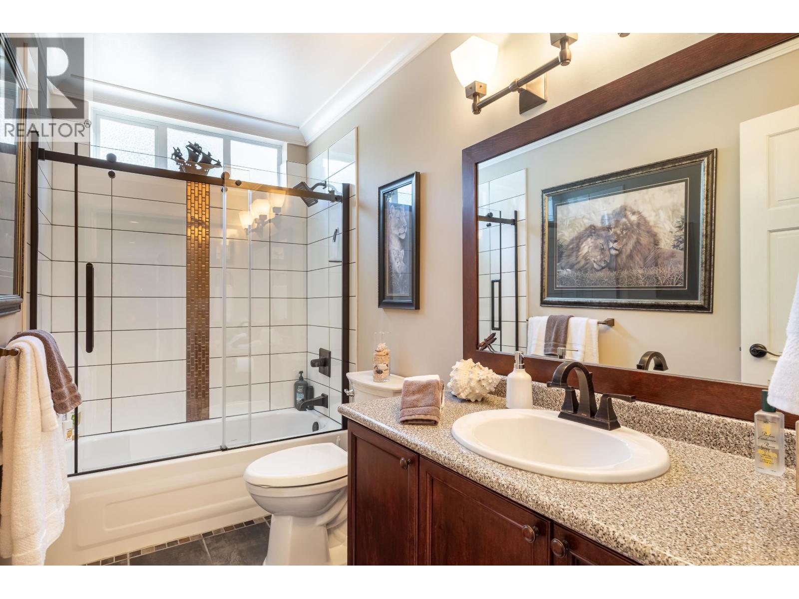 10040 WESCAN ROAD, Halfmoon Bay